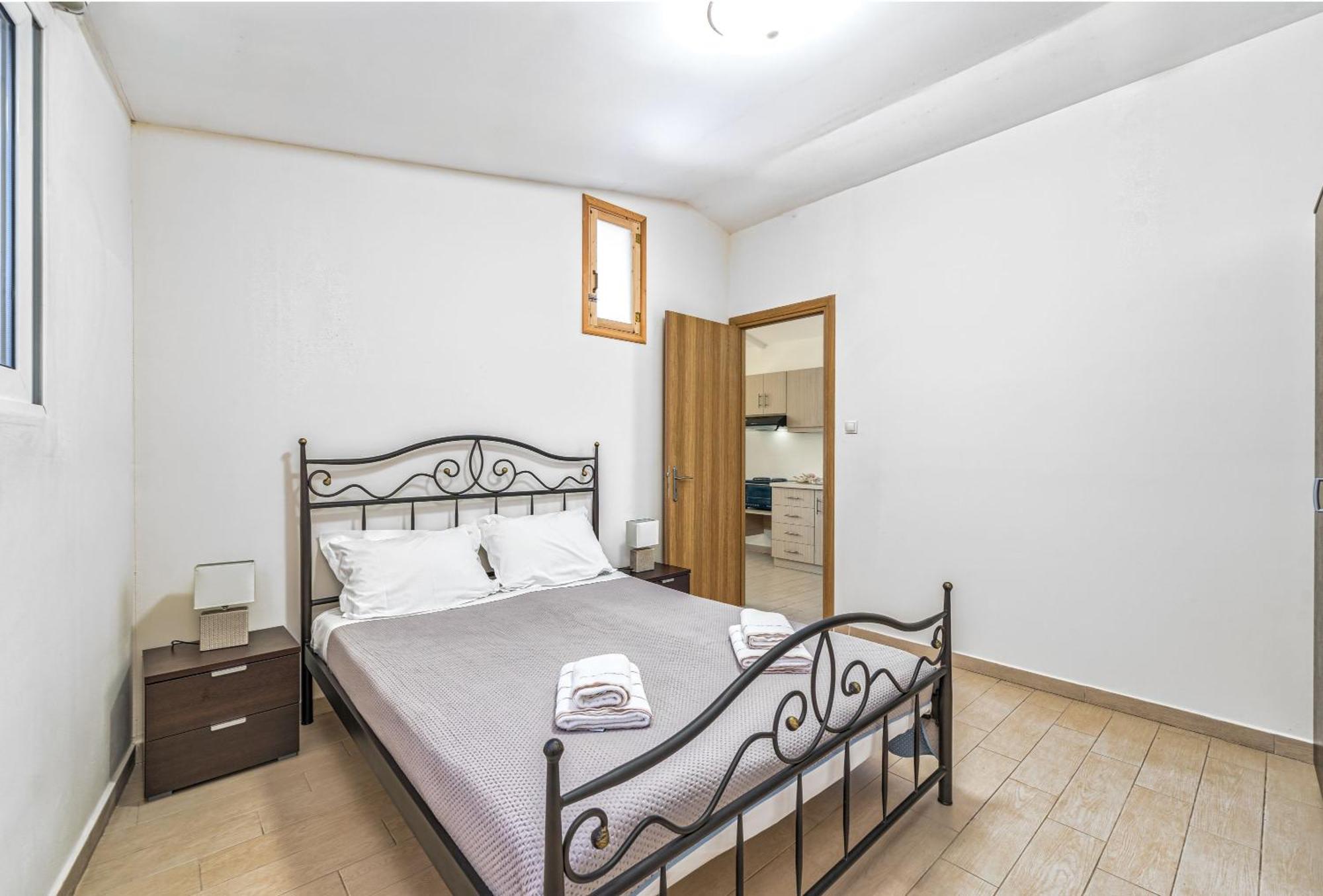 St. Harry'S Windmill Apartment Makris Gialos  Exterior photo