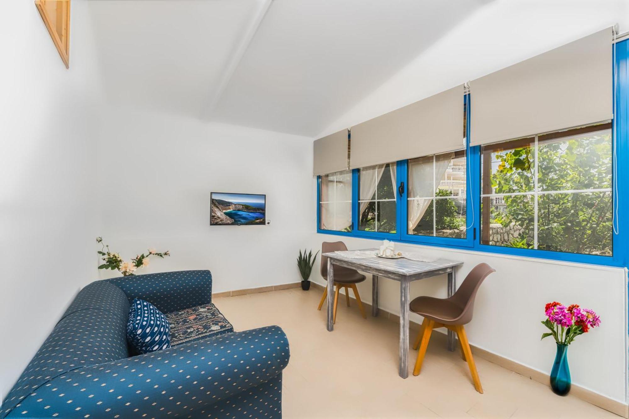 St. Harry'S Windmill Apartment Makris Gialos  Exterior photo