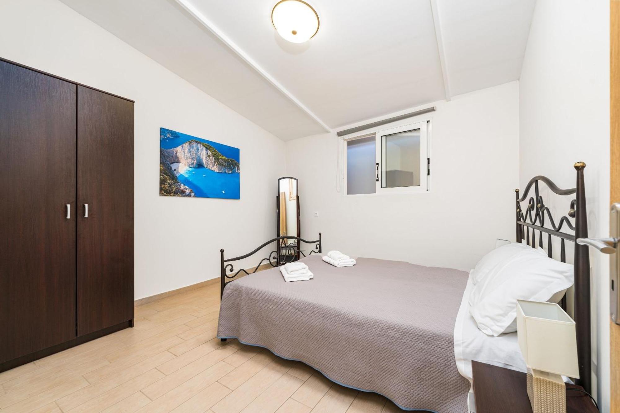St. Harry'S Windmill Apartment Makris Gialos  Exterior photo