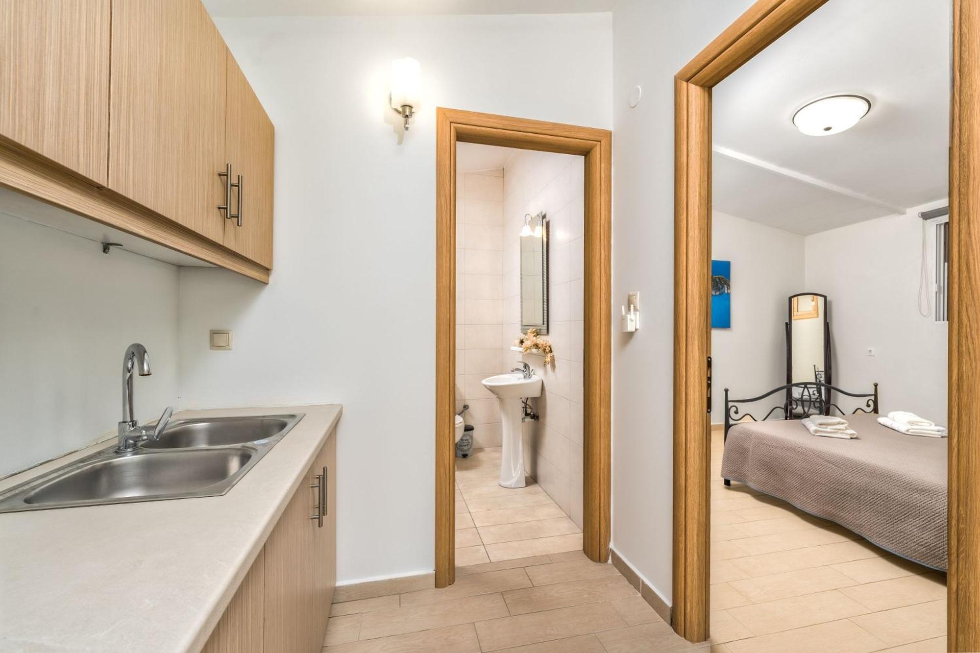 St. Harry'S Windmill Apartment Makris Gialos  Exterior photo