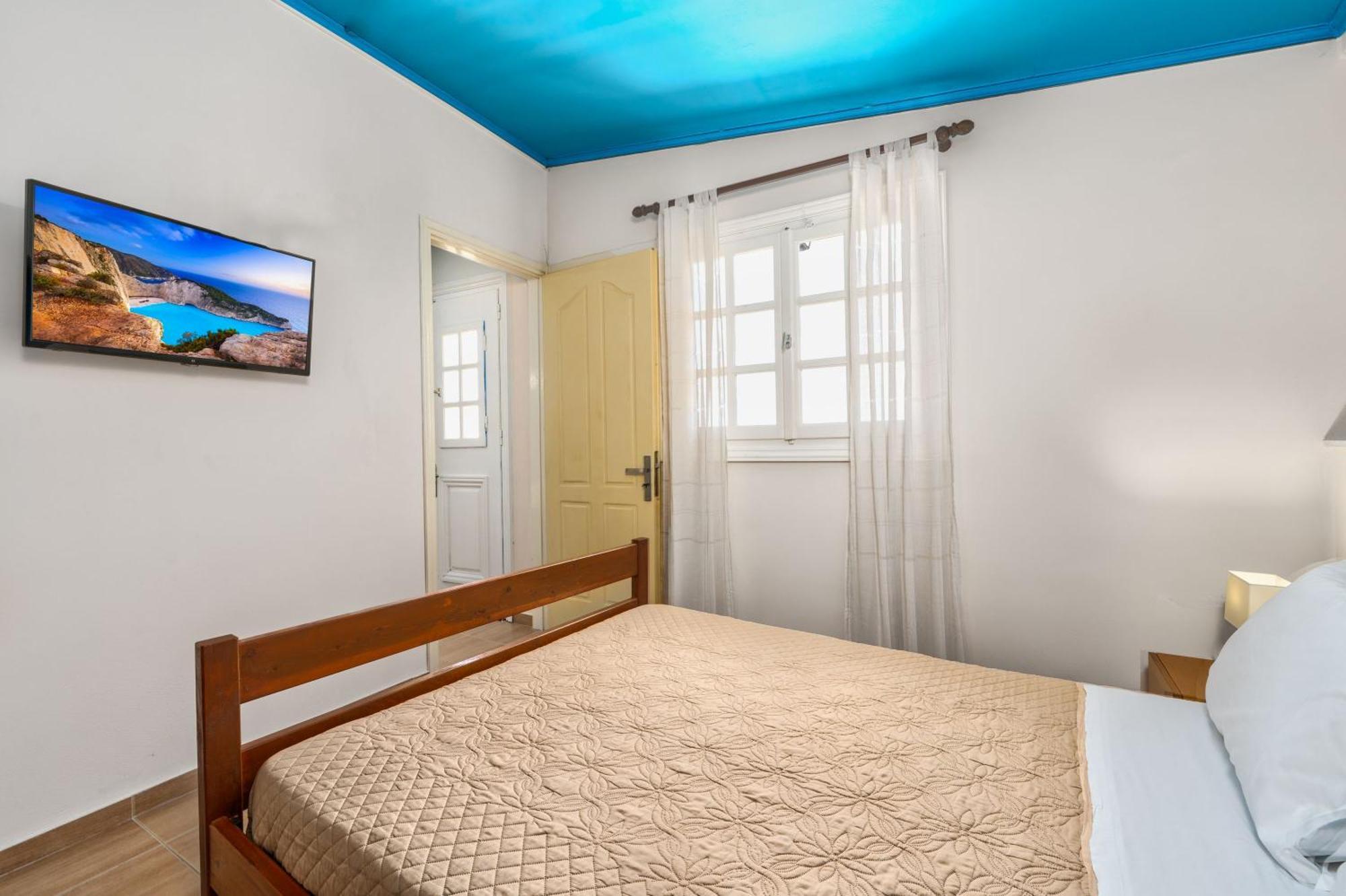 St. Harry'S Windmill Apartment Makris Gialos  Exterior photo