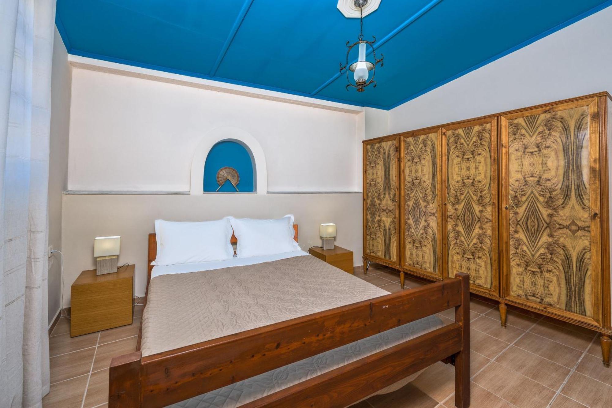 St. Harry'S Windmill Apartment Makris Gialos  Exterior photo